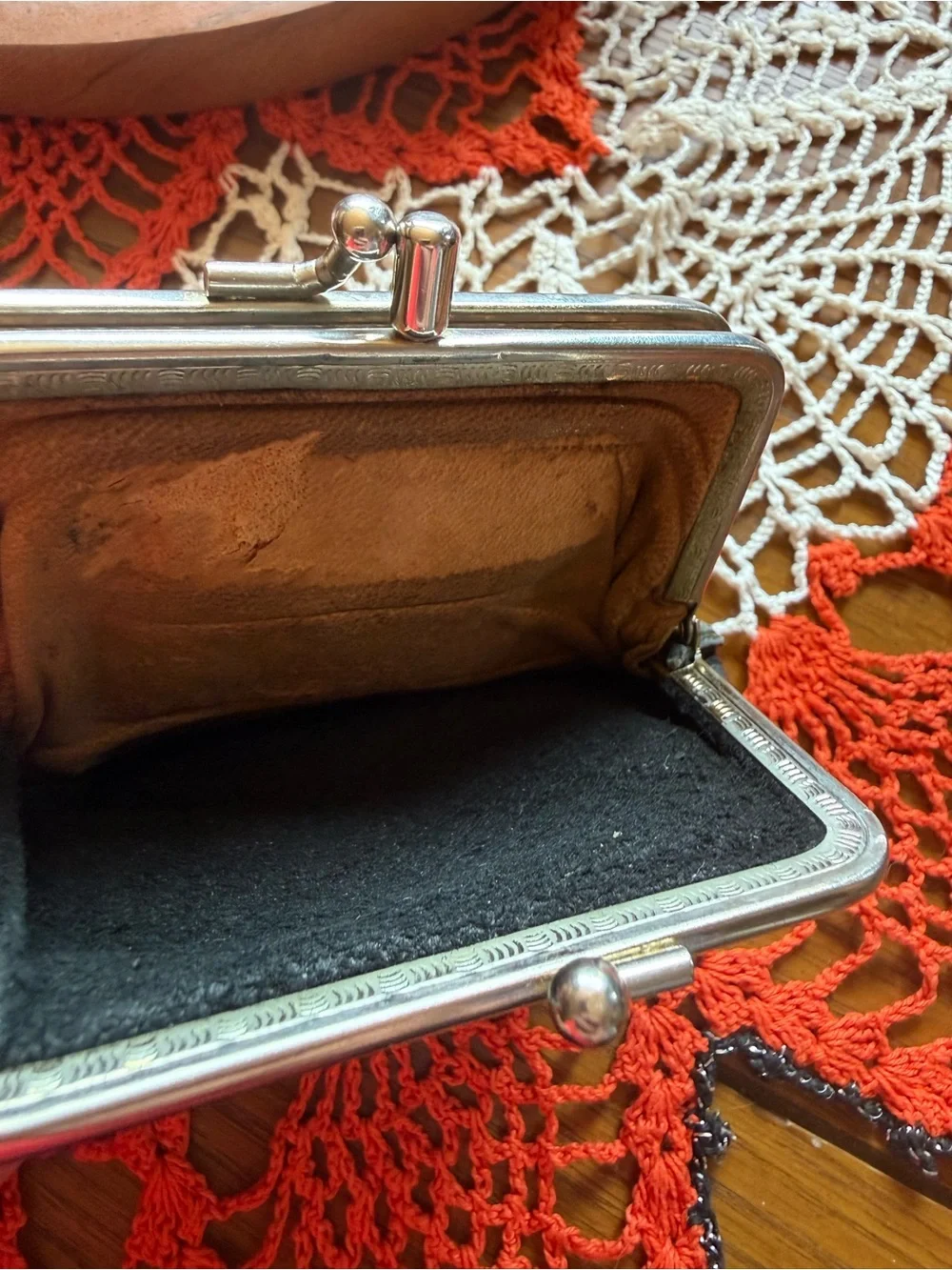 Vintage mid-century black leather coin purse with kiss-lock frame